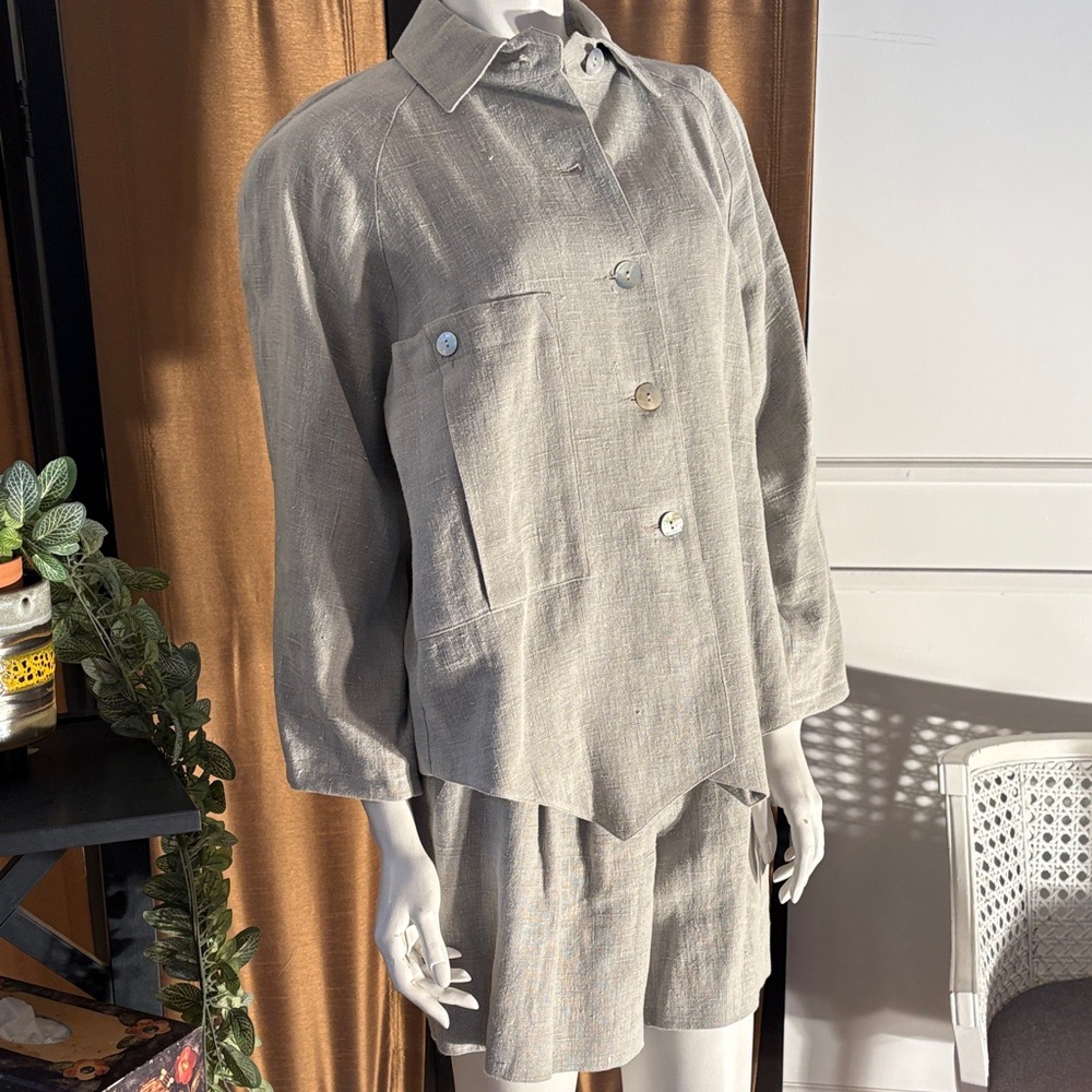 Elegant Raw Silk Tan Suit of Jacket And Shorts - Picture 3 of 7
